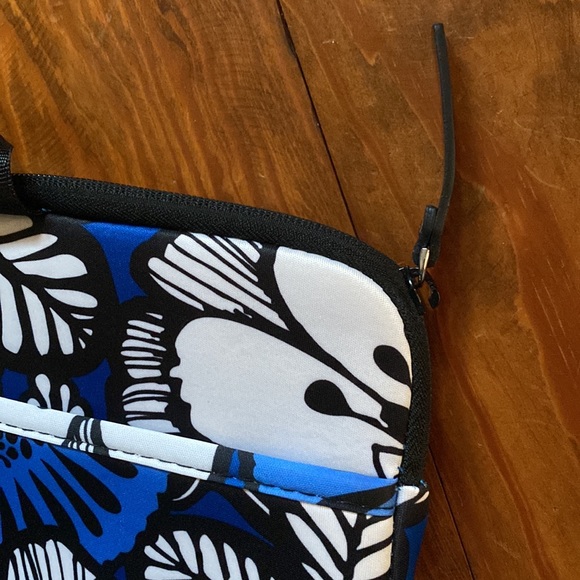 Vera Bradley Laptop Case - New without tags - Picture 3 of 5